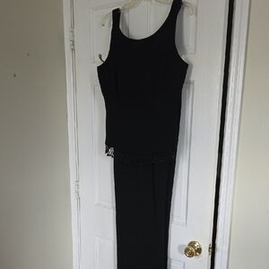 Elefant Bkack Pants With.a Sleveless Top